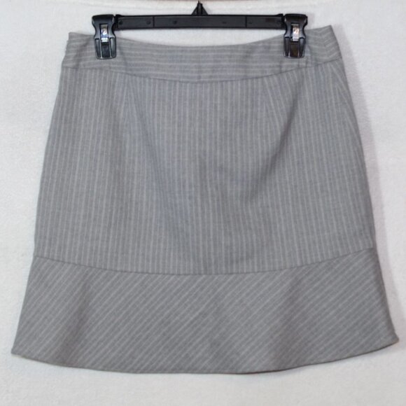 Banana Republic gray pinstripe wool trumpet hem skirt - Picture 10 of 11